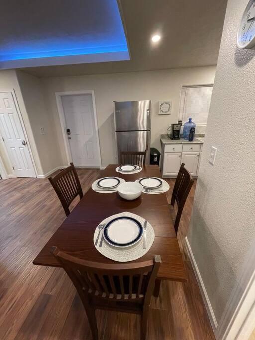 Brand New 2Br Cute Blue Led In North Fresno Apartment Exterior photo