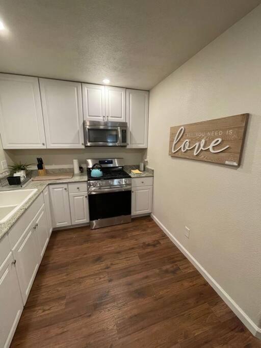 Brand New 2Br Cute Blue Led In North Fresno Apartment Exterior photo