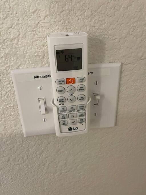 Brand New 2Br Cute Blue Led In North Fresno Apartment Exterior photo