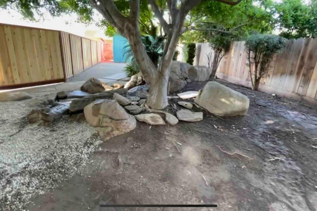 Brand New 2Br Cute Blue Led In North Fresno Apartment Exterior photo