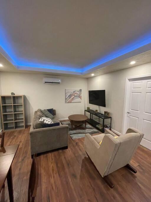 Brand New 2Br Cute Blue Led In North Fresno Apartment Exterior photo