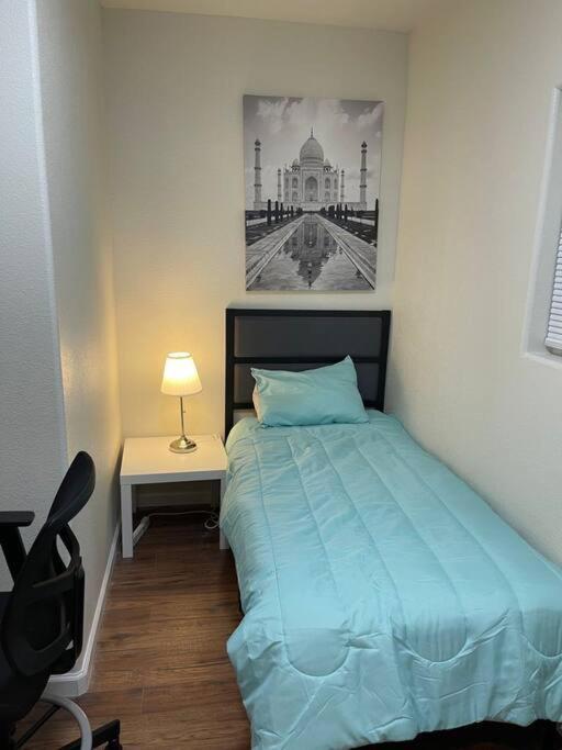Brand New 2Br Cute Blue Led In North Fresno Apartment Exterior photo