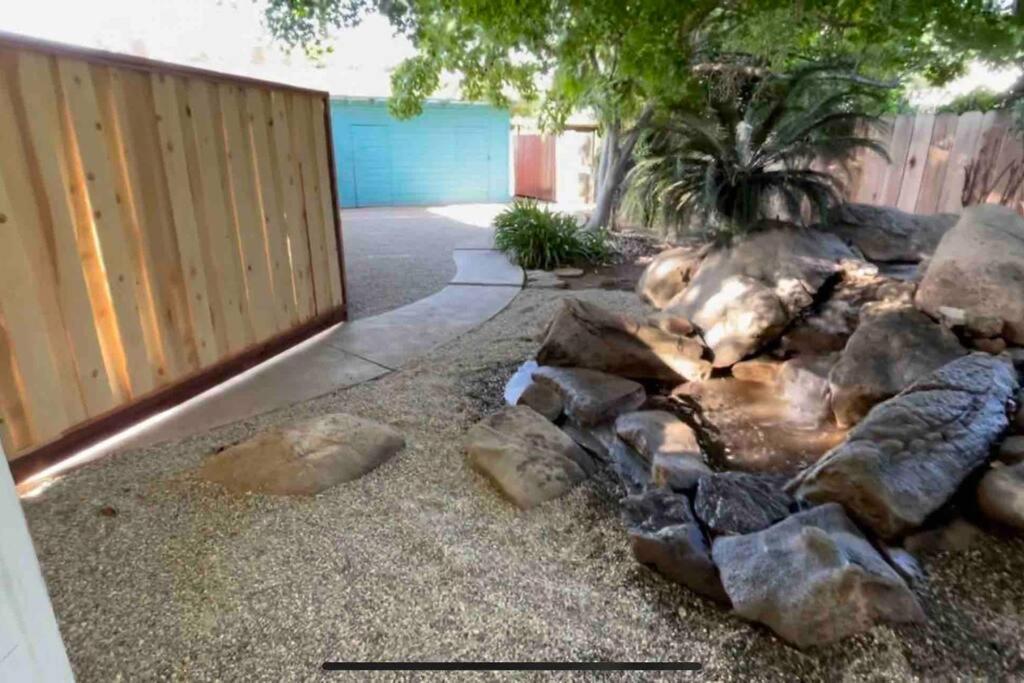 Brand New 2Br Cute Blue Led In North Fresno Apartment Exterior photo